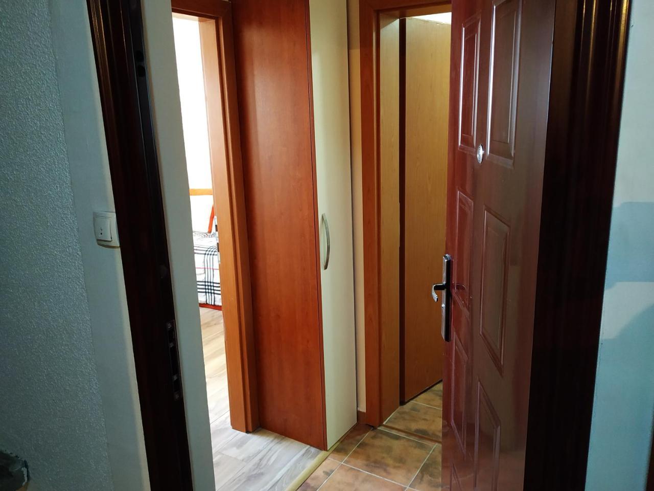 פודגוריצה Apartment Dora מראה חיצוני תמונה