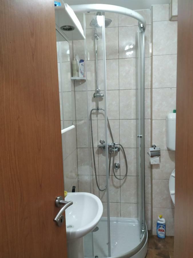 פודגוריצה Apartment Dora מראה חיצוני תמונה