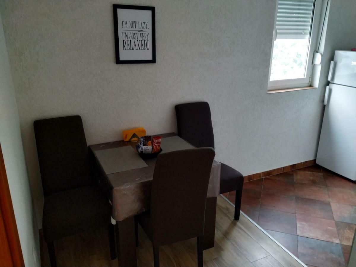 פודגוריצה Apartment Dora מראה חיצוני תמונה